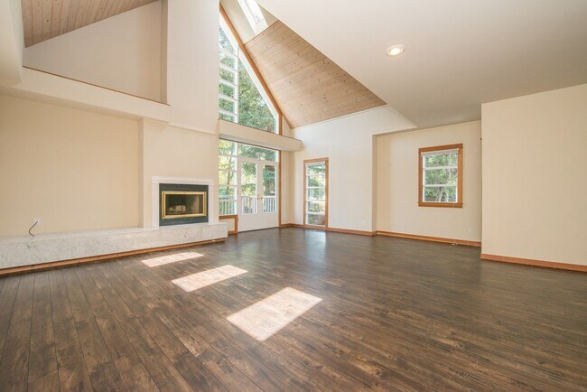 Building Photo - 1425 Walnut St