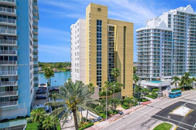 Building Photo - 5880 Collins Ave