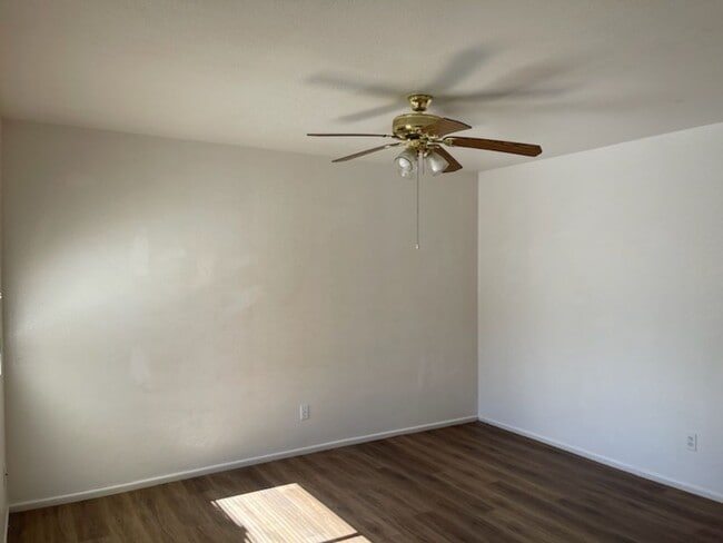 Building Photo - Mesa 4 bedroom rental