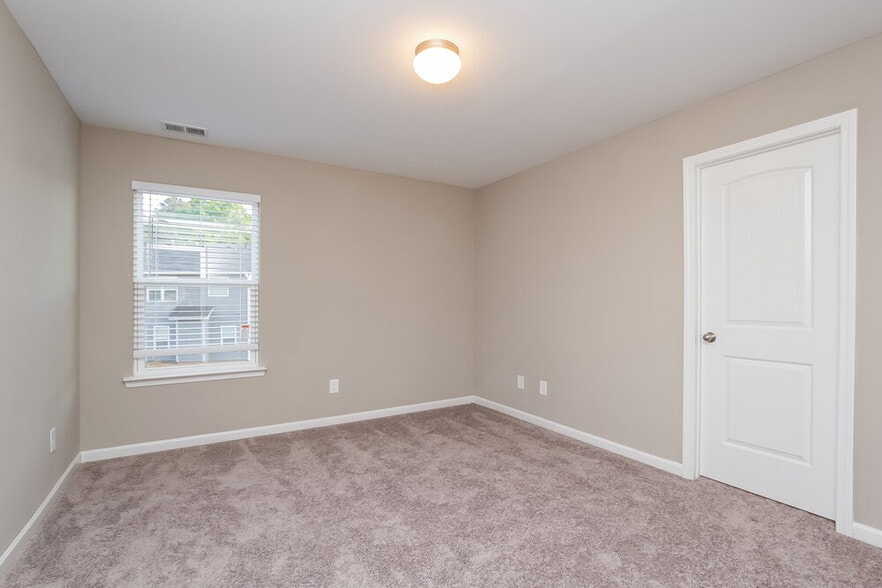 Building Photo - 102 Archer Ct