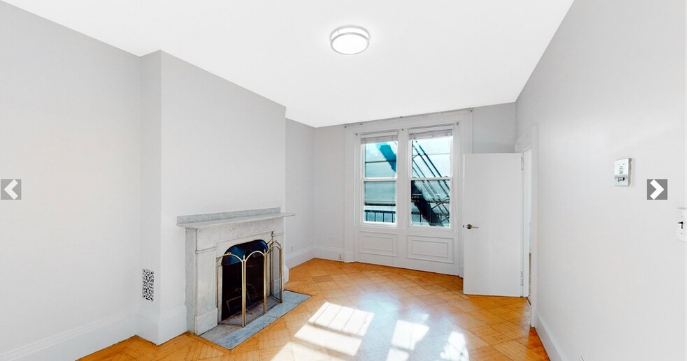 Building Photo - 397 Beacon St