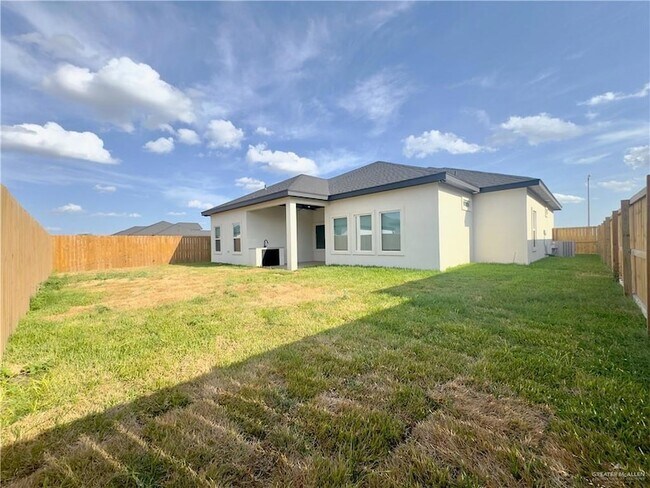Building Photo - 907 Durango Dr