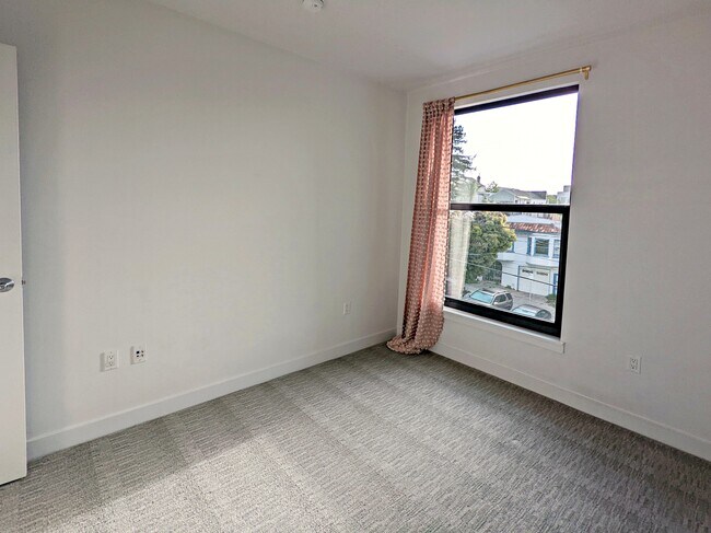 Building Photo - 1300 22nd St