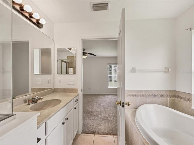 Building Photo - 6258 Blue Runner Ct