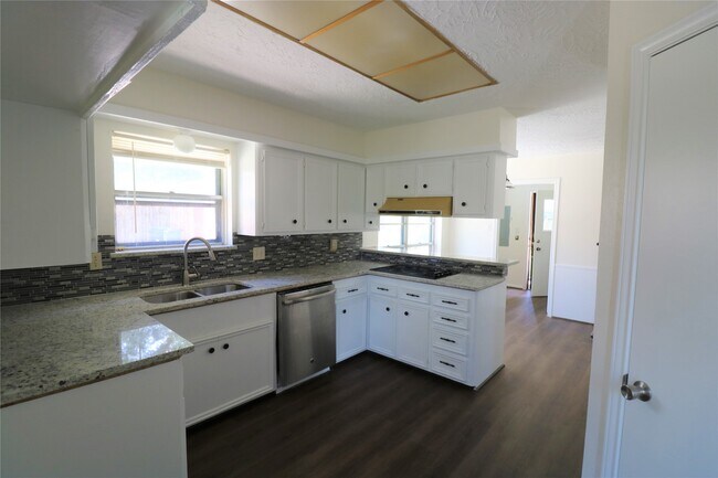 Building Photo - 1819 Fall Meadow Dr