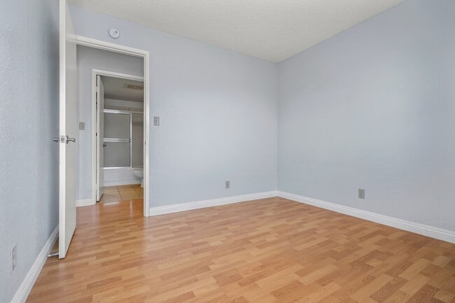 Building Photo - Remodeled 2 Bed / 1.5 Bath at Kihei Villag...