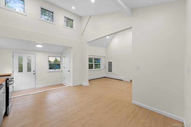 Building Photo - 241 Pawnee Ave