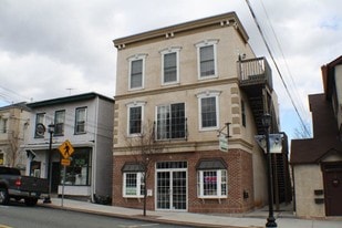 Building Photo - 327 E Main St
