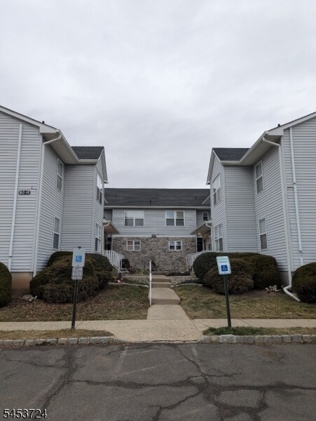 Building Photo - 316 Ventnor Ct