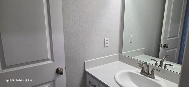 Building Photo - Beautiful 3-Bedroom Townhome with 2-Car Garage in Greenville!