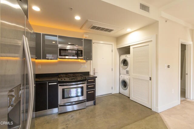 Building Photo - 139 S Los Robles Ave