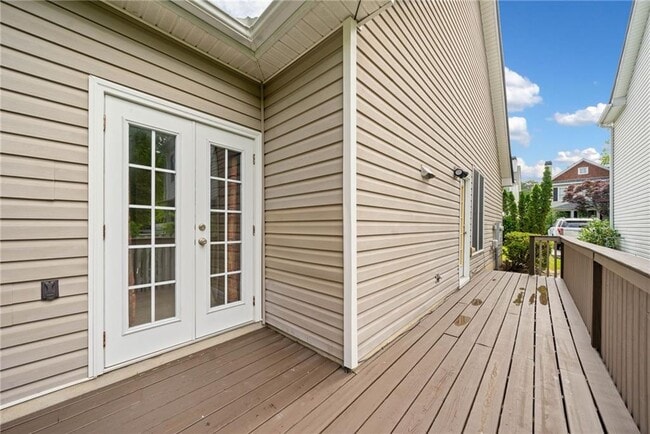 Building Photo - 726 Gardenside Cir SE