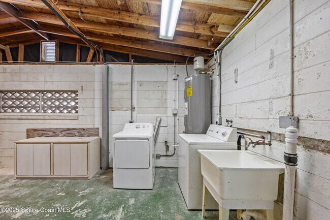 Building Photo - 138 W Pasco Ln