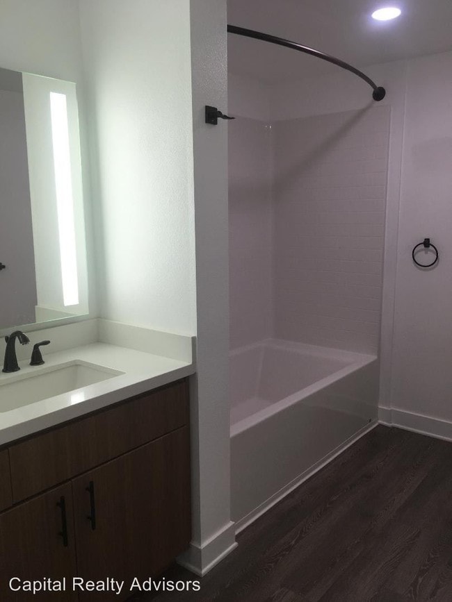 Building Photo - 1769 E Walnut St