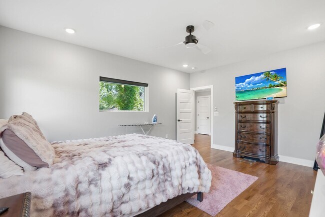 Building Photo - Luxury Nashville Retreat with Skyline & River Views | 4BR + Rooftop Entertainment Loft