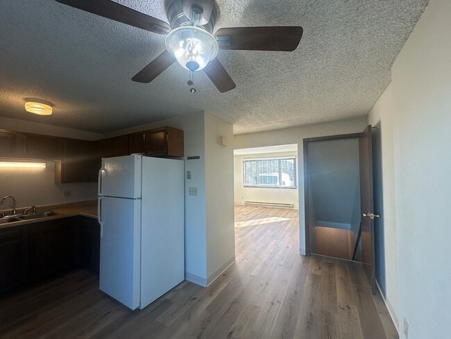 Building Photo - Two Bedroom, One and half bath townhome cl...