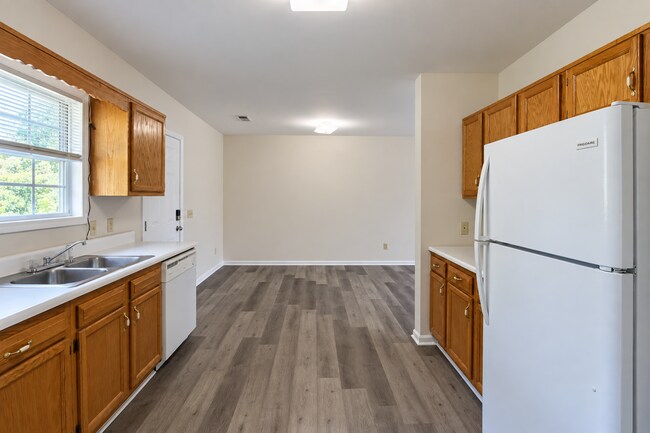 Building Photo - 424 Blake Cir