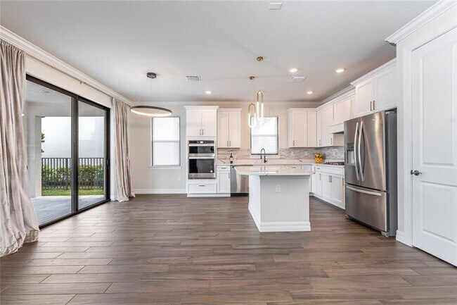 Building Photo - 4470 Gramercy Dr