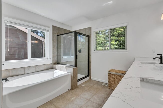 Building Photo - 11218 Borgen Loop NW