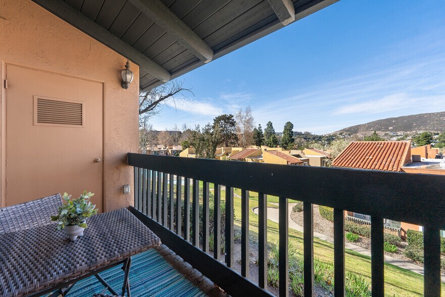 Building Photo - 17141 W Bernardo Dr