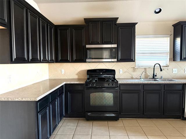 Building Photo - 1001 Golden Bear Ln