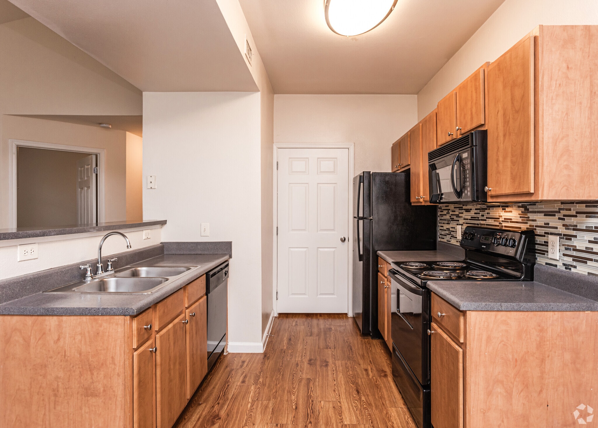 Oxford at Estonia 82008205 Micron Dr San Antonio TX 78251