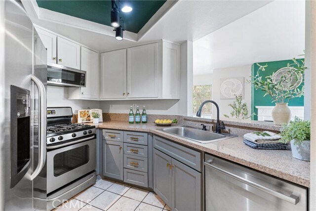 Building Photo - 628 Daisy Ave