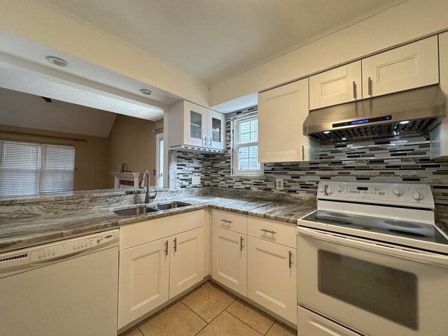 Building Photo - 3990 Roebling Ln