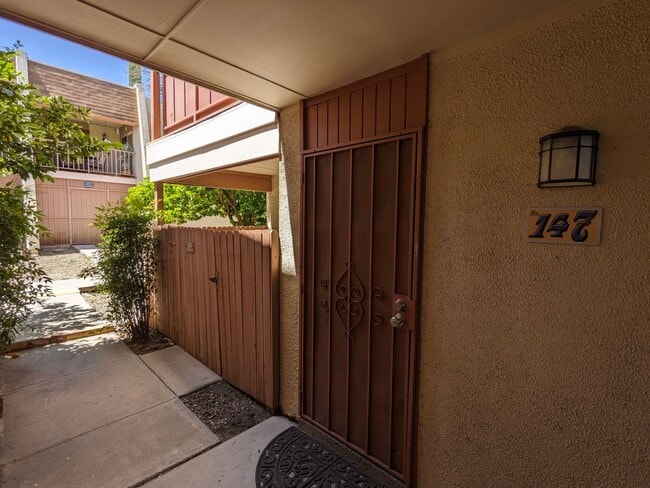 Building Photo - TUCSON - LAS COLINAS