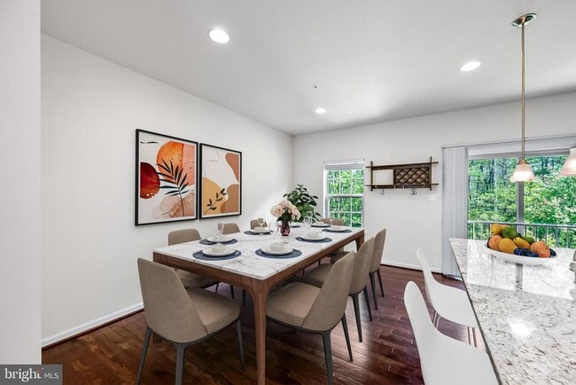 Building Photo - 644 Shore Forest Dr