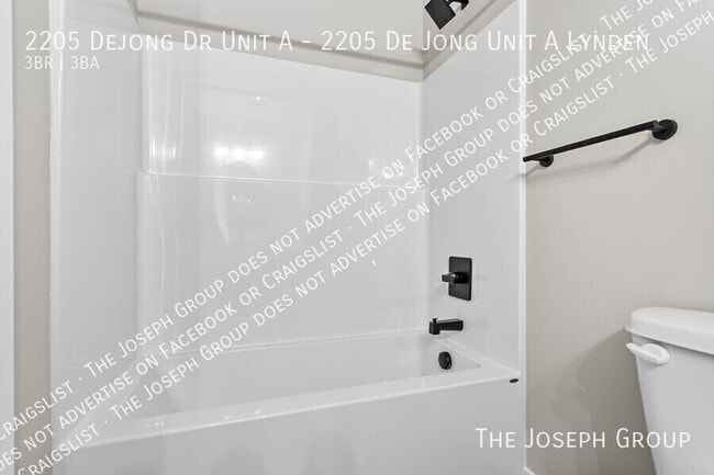 Building Photo - 2205 DeJong Dr