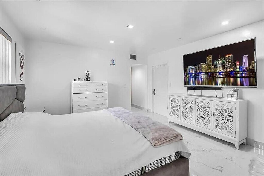 Building Photo - 4100 N 36th Ave