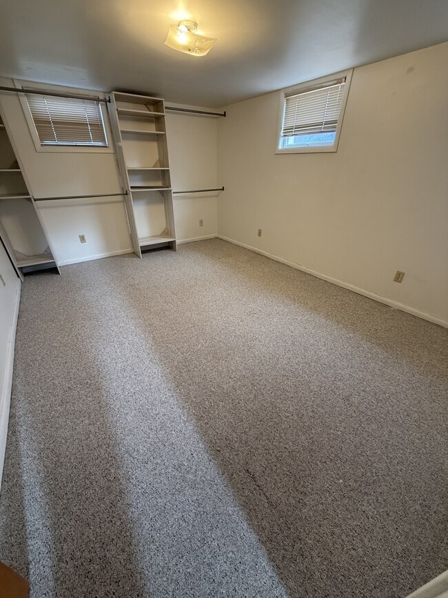 Building Photo - 628 3rd Ave NW