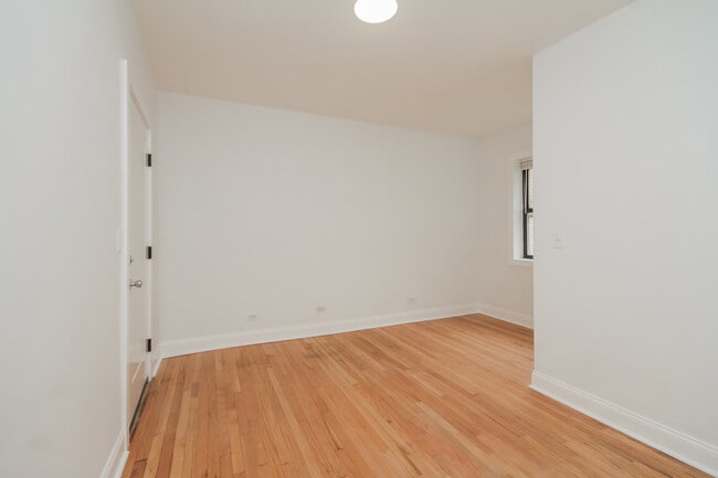 Building Photo - 3735 N Kimball Ave
