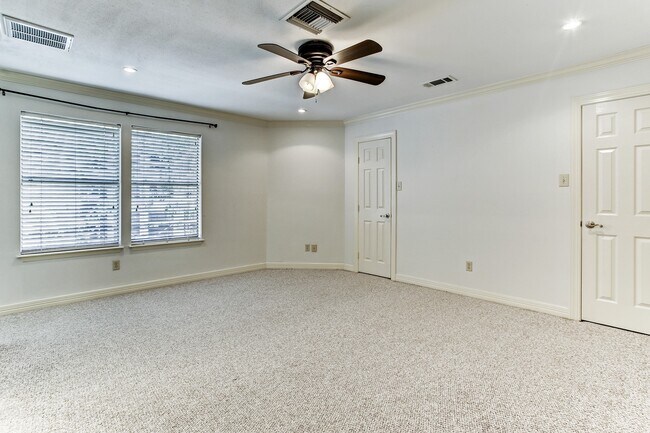 Building Photo - 6310 Arnot St
