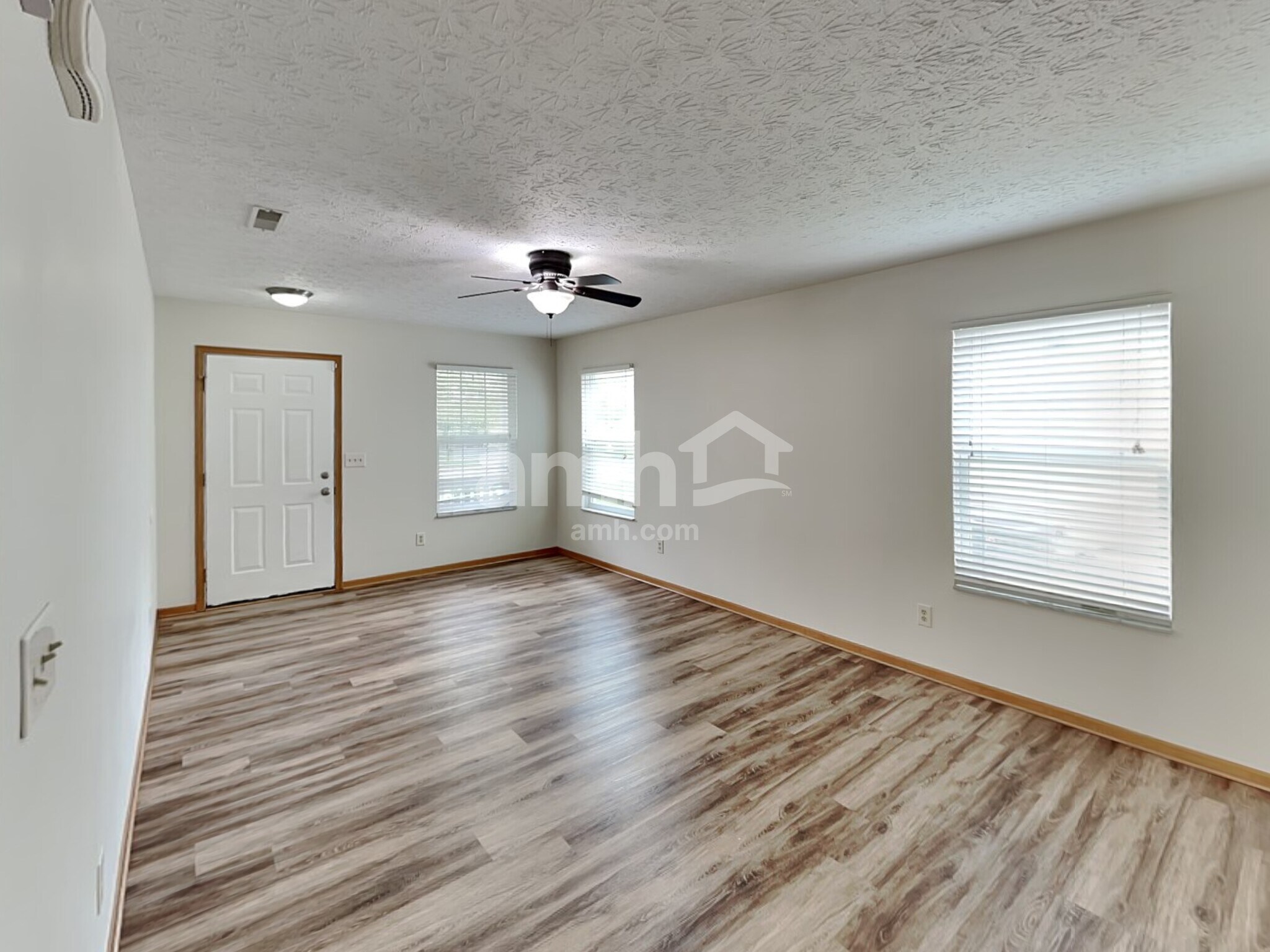 Building Photo - 3852 Winding Twig Dr
