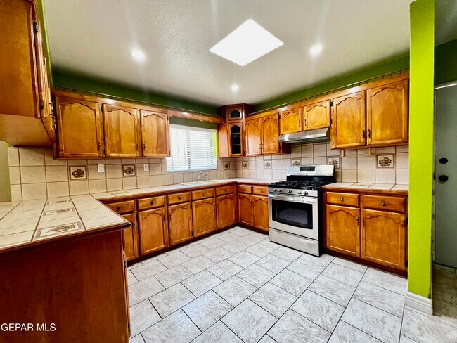 Building Photo - 14624 Eston Pl