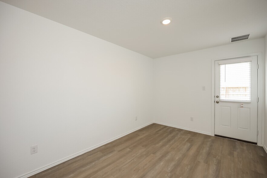 Building Photo - 14707 Southton Basin