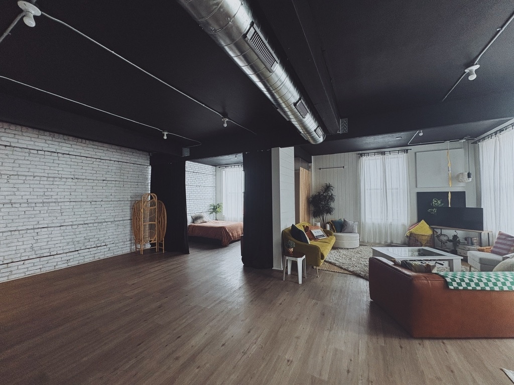 Building Photo - 100 State St N