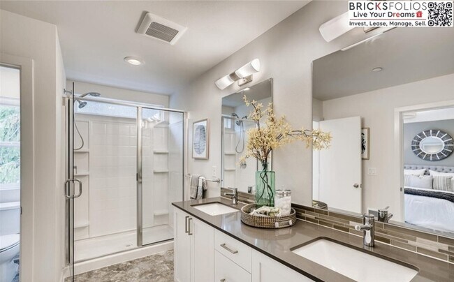 Building Photo - Ready to Experience Luxurious Living in Lynnwood, WA