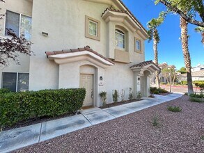 Building Photo - Free Rent for two weeks!