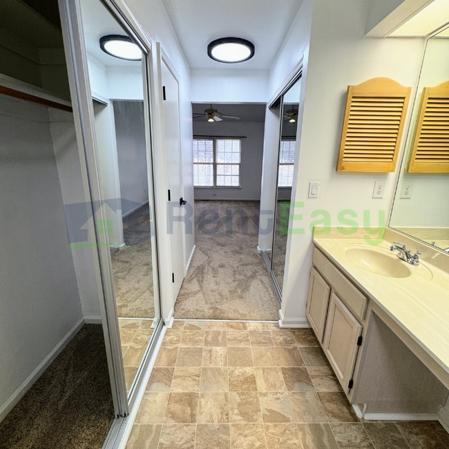 Building Photo - 1016 Winged Foot Ct