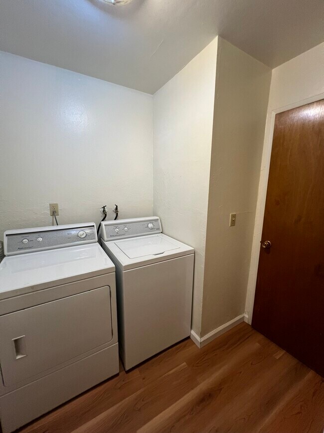 Building Photo - 1506 Murietta Dr