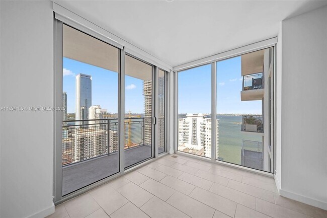 Building Photo - 2150 N Bayshore Dr
