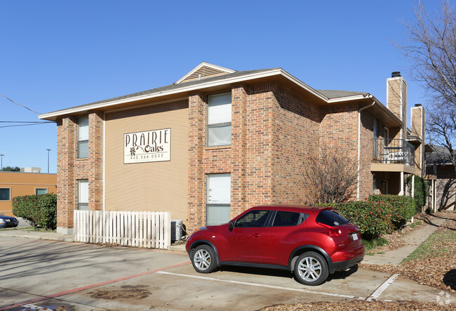 Building Photo - Prairie Oaks