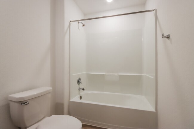 Building Photo - 17599 Longwood Trce Ln