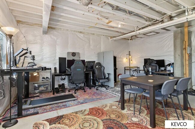 Building Photo - Sprawling Newer Construction Home