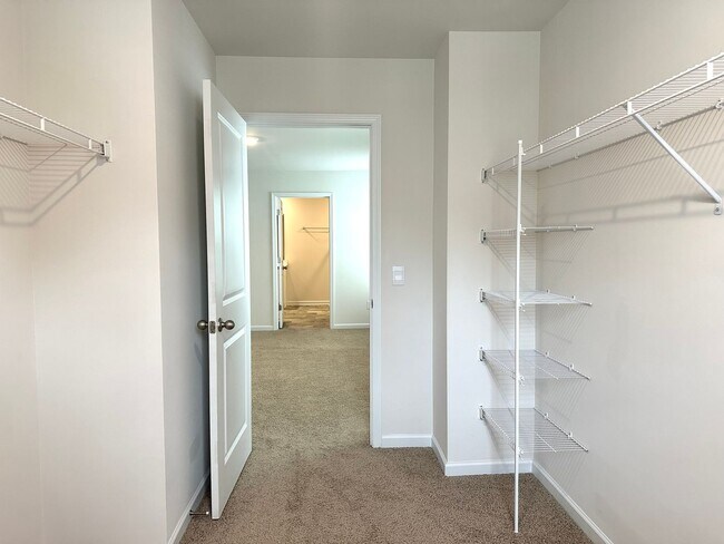 Building Photo - AMAZING HOME IN COLUMBIA