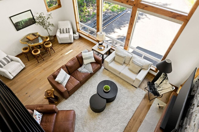 Building Photo - 89192 US-26