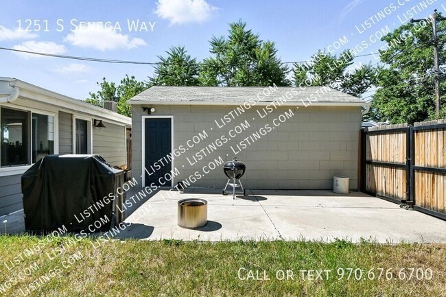 Building Photo - 1251 S Seneca Way